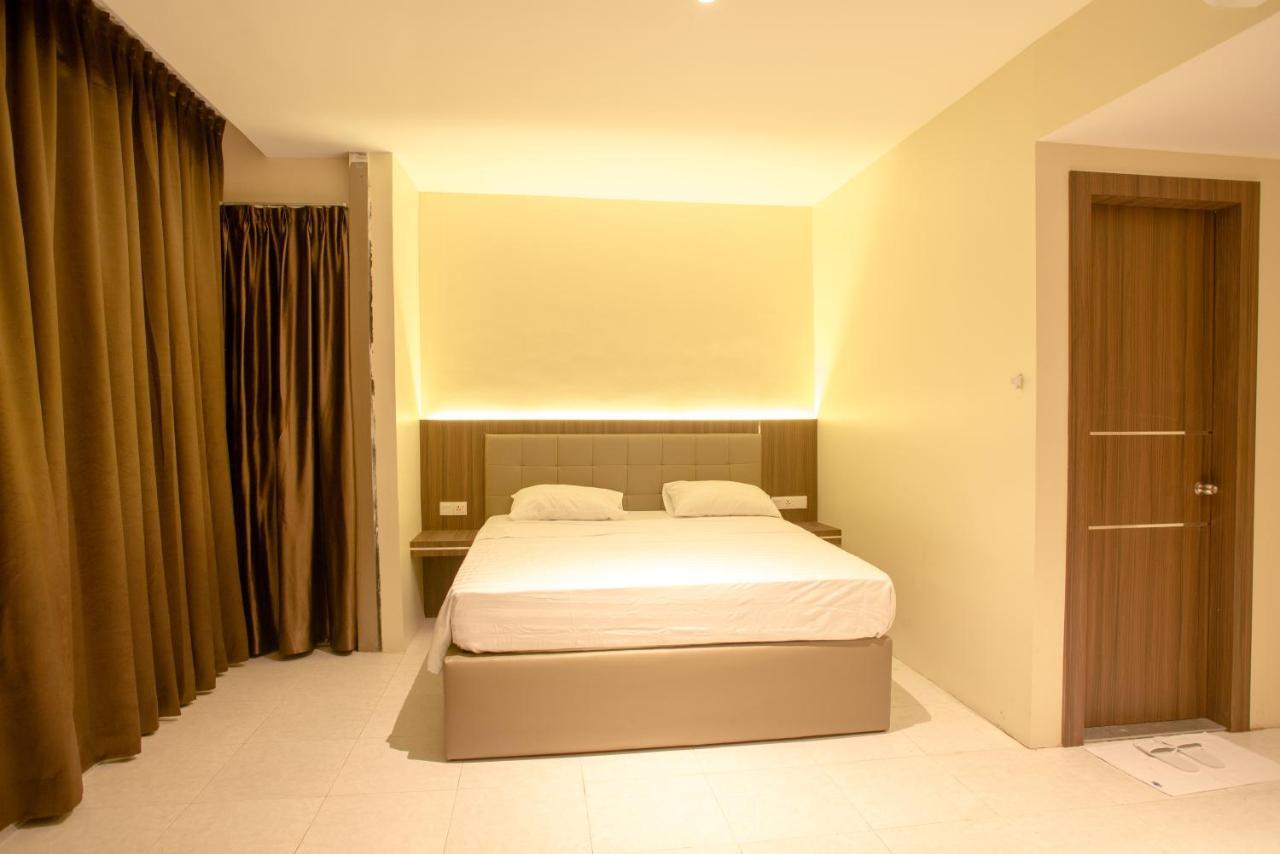 Ak Hotel Nagoya Hill Batam 外观 照片