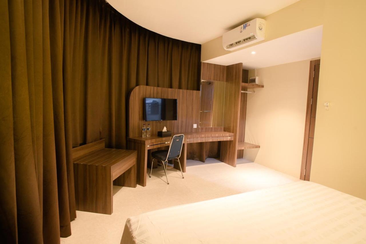 Ak Hotel Nagoya Hill Batam 外观 照片